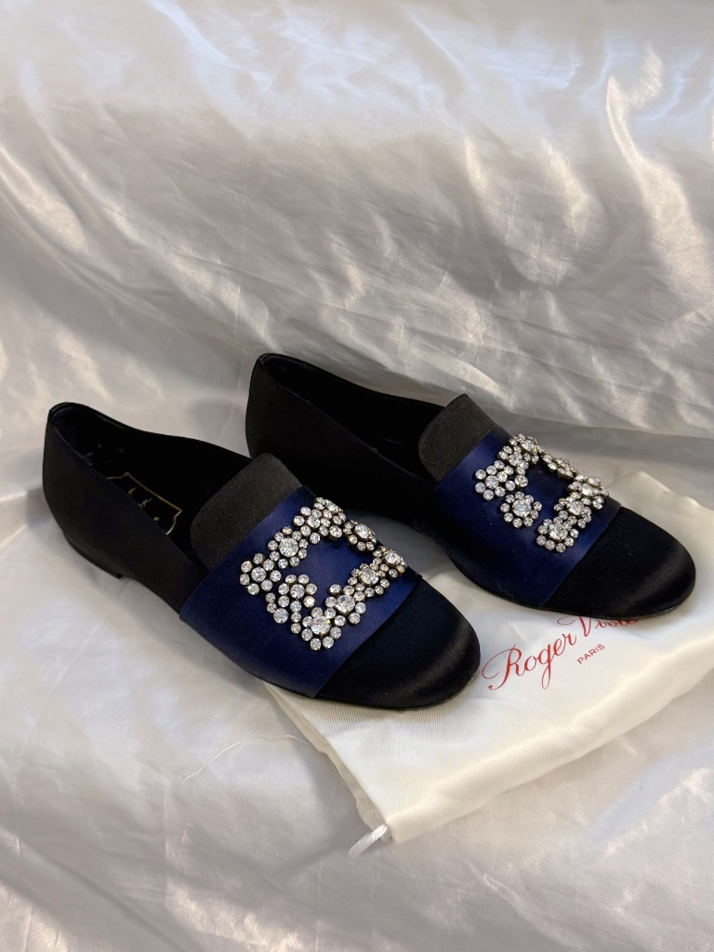 Roger Vivier Crystal Embellishments Loafers